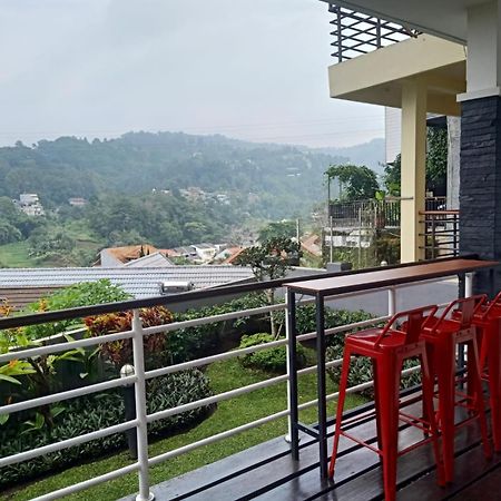 Villa Keluarga Syariah Resor Dago Pakar Bandung - View Bukit Exterior photo